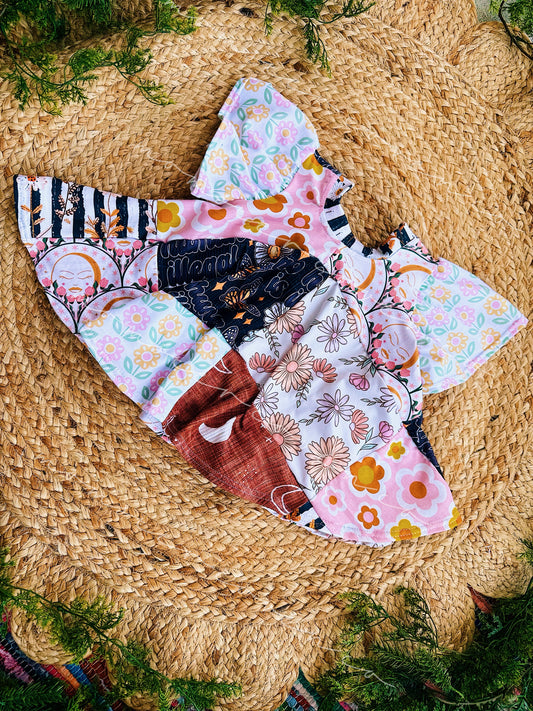 PATCH DOLL FLUTTER SLEEVE DRESS