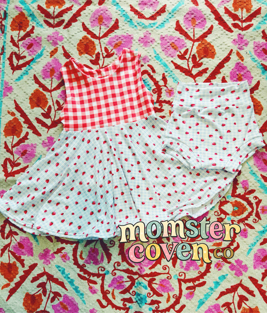 STRAWBERRY PICNIC TANK WITH BUMMIES