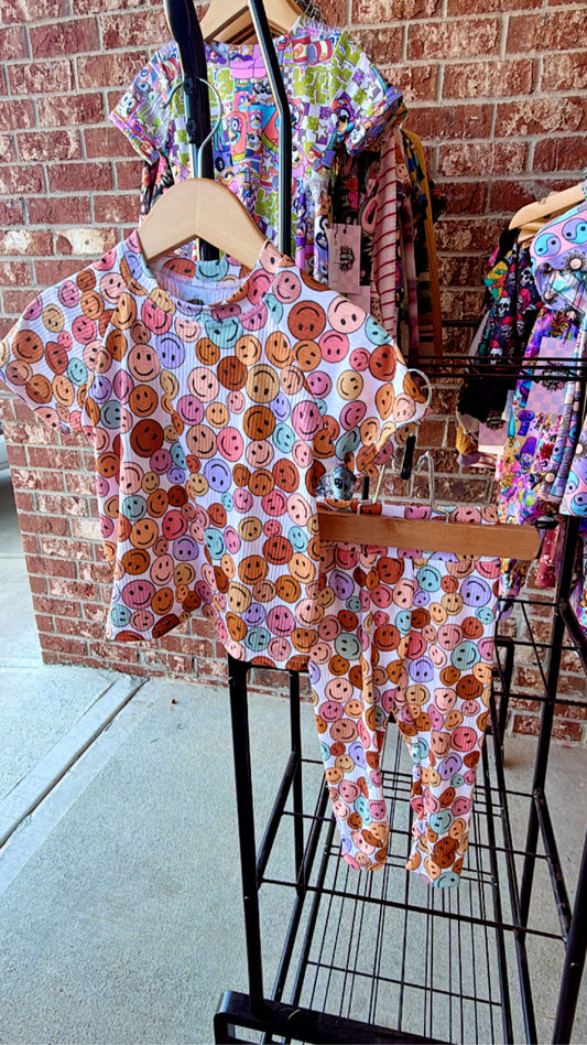 SMILEY FACE LOUNGE SET