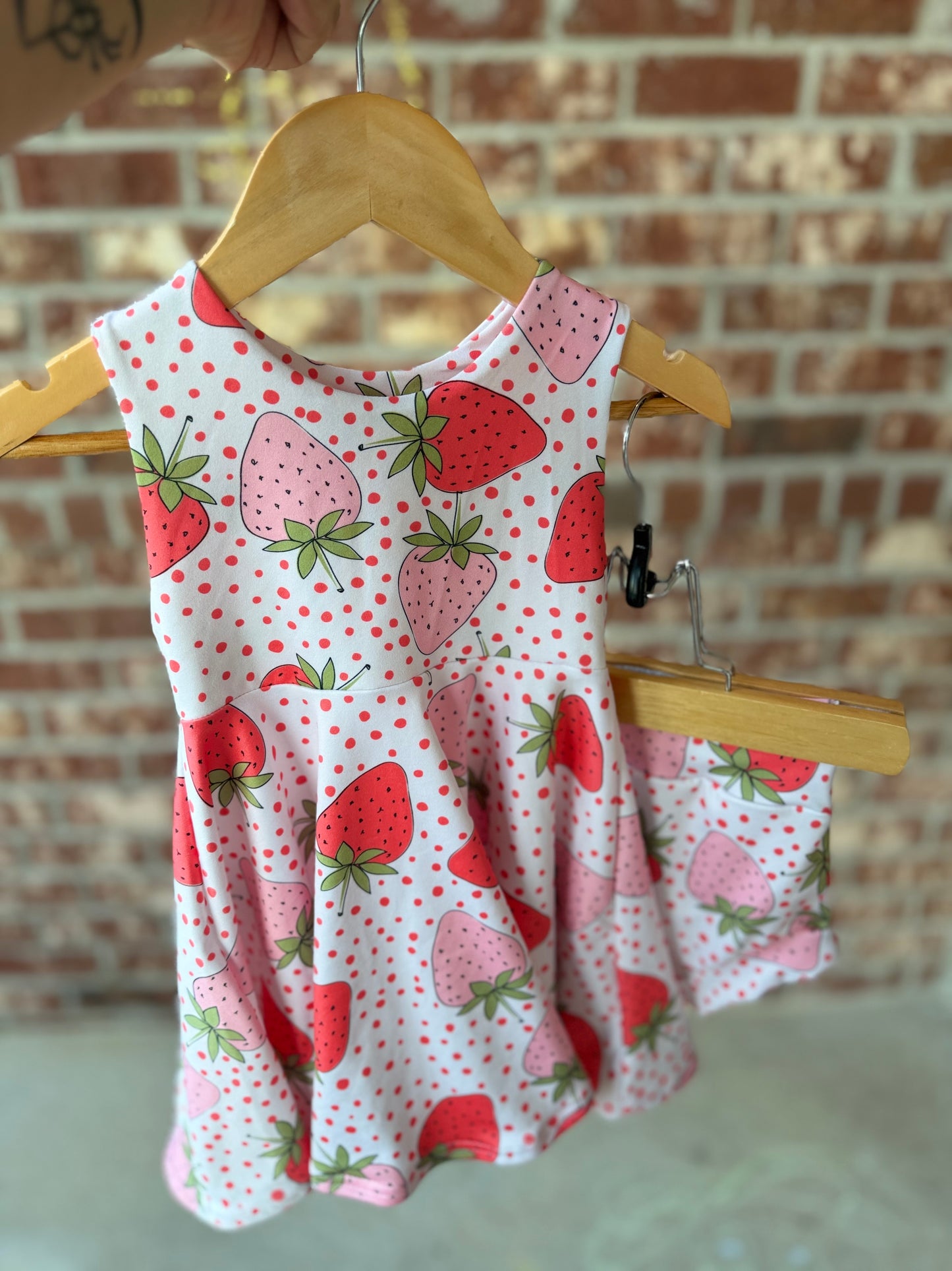 STRAWBERRY TANK PEPLUM + BUMMIE SET