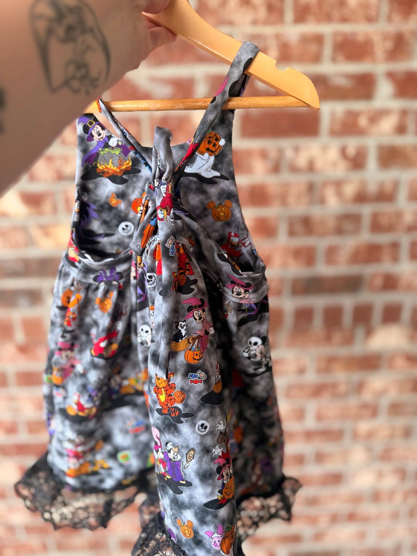 SPOOKY MOUSE MASH TIE DRESS