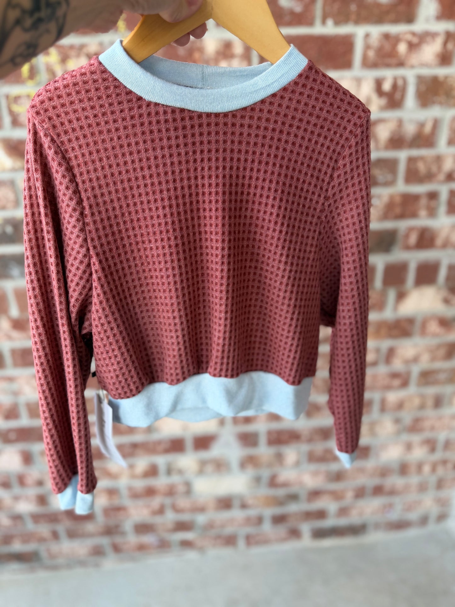 UNISEX  CREWNECK SWEATER