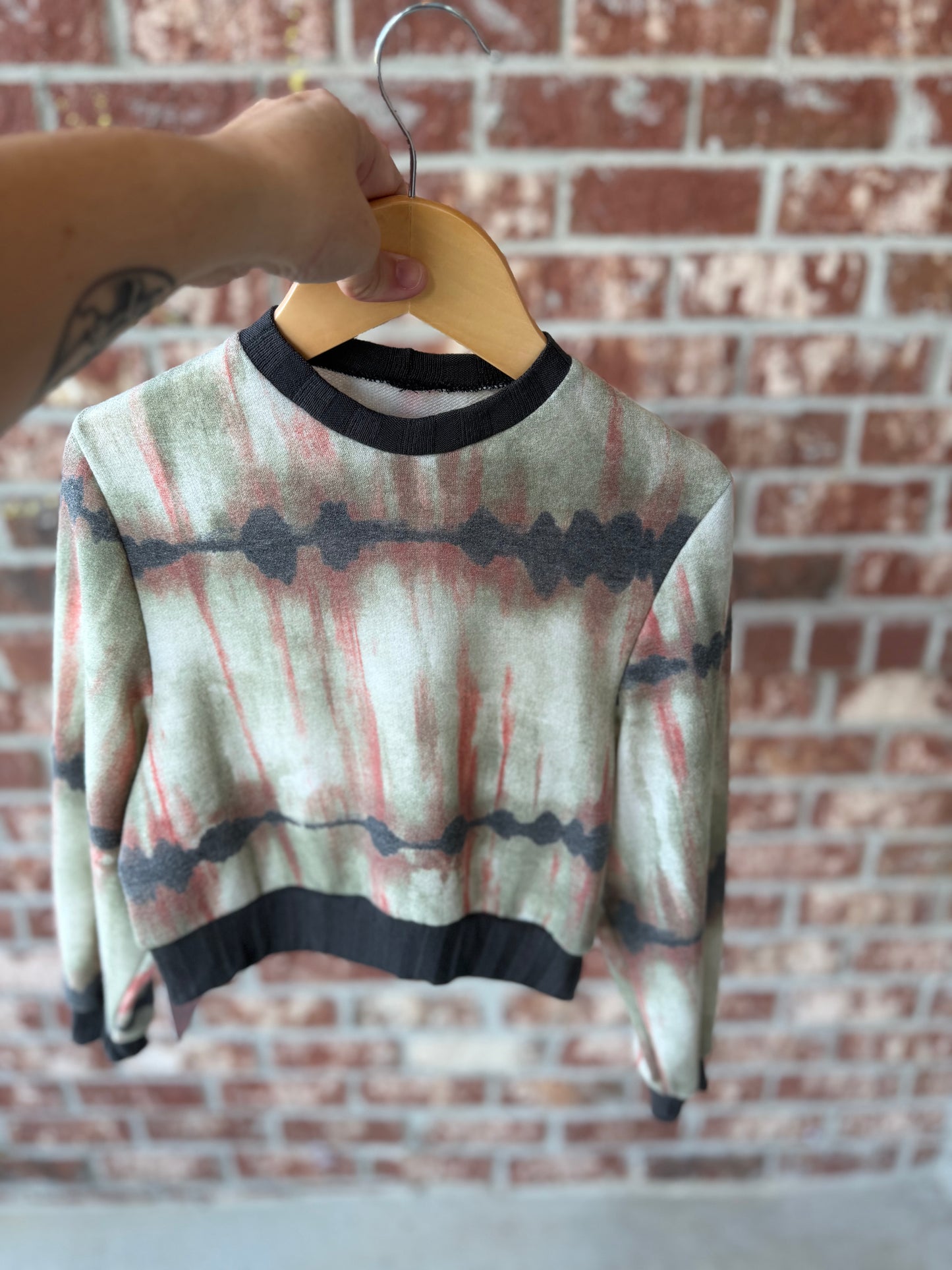 UNISEX  CREWNECK SWEATER GREEN