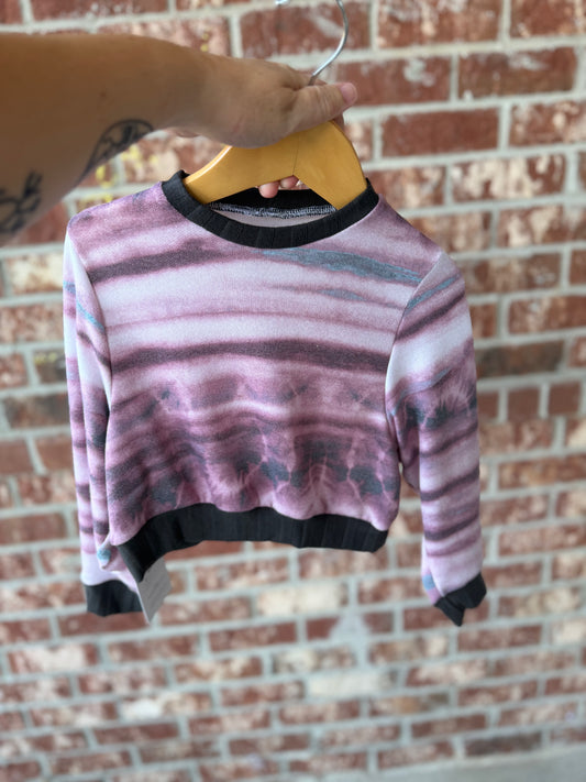 UNISEX  CREWNECK SWEATER